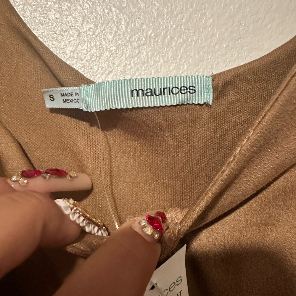 NWT*Maurice’s Flowy, functional button down dress - Picture 4 of 12